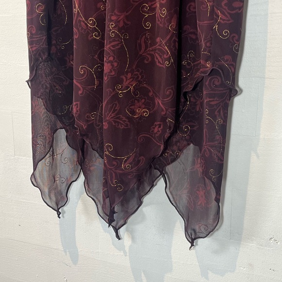 I.N. San Francisco lined handkerchief hem cocktail dress in burgundy with gold - Picture 5 of 15